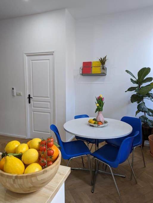 T2 Cosy Avec Terrasse Et Parking Leilighet Marseille Eksteriør bilde